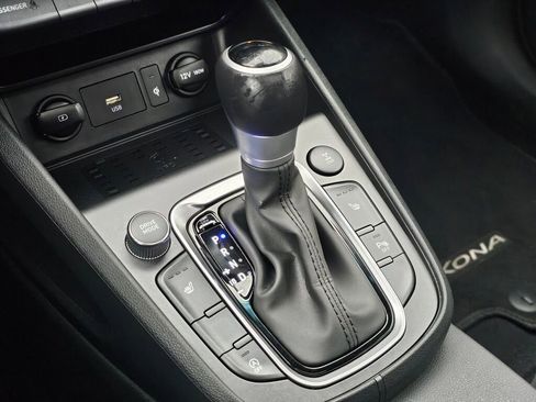 Used 2023 Hyundai Kona Limited image 30
