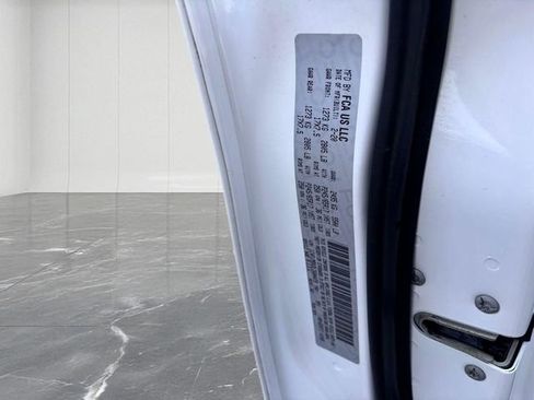 Used 2020 Jeep Cherokee Trailhawk w/ Cold Weather Group image 30