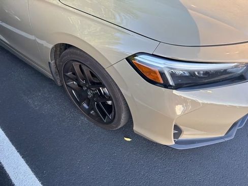 Used 2025 Honda Civic Sport image 3