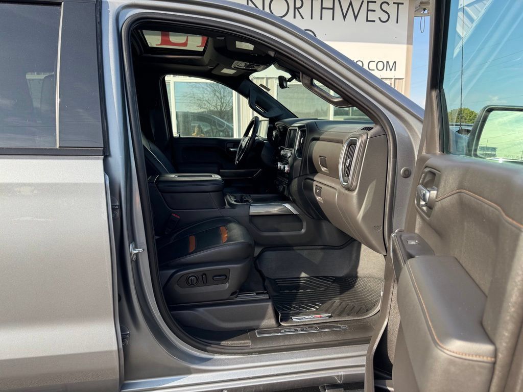 Used 2020 GMC Sierra 1500 AT4 w/ AT4 Premium Package AWD/4WD image 14