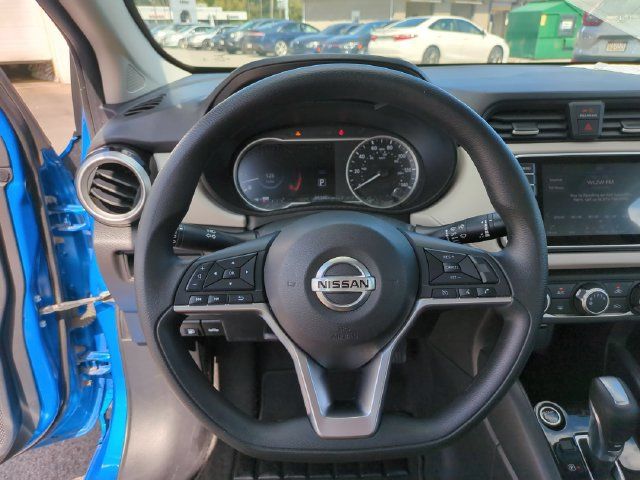 Used 2021 Nissan Versa SV FWD image 9