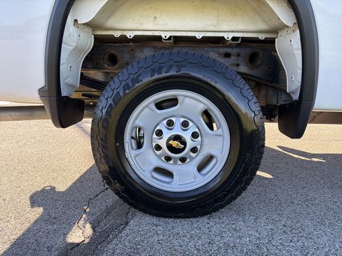 Used 2021 Chevrolet Silverado 2500 W/T image 8