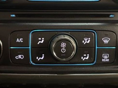 Used 2018 Chevrolet Silverado 1500 LT w/ All Star Edition image 30