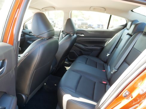 Certified 2022 Nissan Altima 2.5 SR FWD image 34