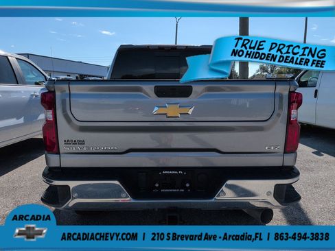 Used 2024 Chevrolet Silverado 2500 LTZ w/ LTZ Premium Package AWD/4WD image 5