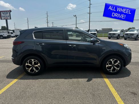Used 2020 Kia Sportage LX AWD/4WD image 3