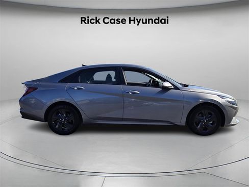 Certified 2022 Hyundai Elantra SEL image 4