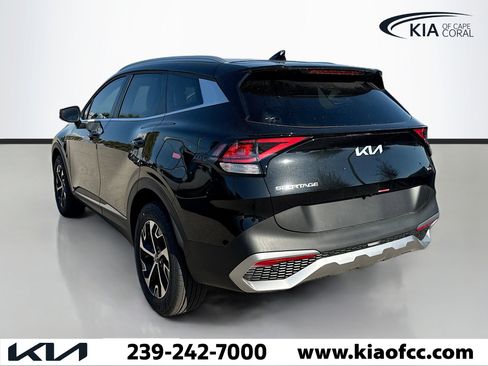 New 2025 Kia Sportage EX image 3
