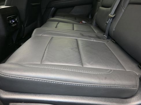 Used 2025 Chevrolet Tahoe Z71 AWD/4WD image 16