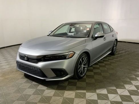 Used 2023 Honda Civic Touring image 3