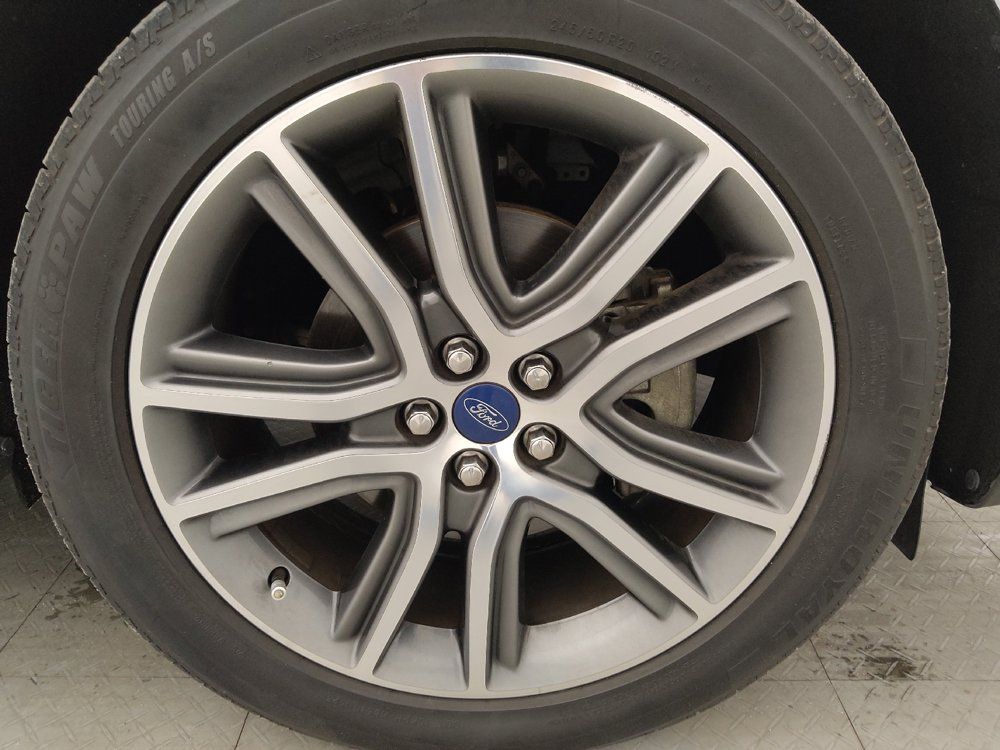Used 2019 Ford Edge Titanium FWD image 31