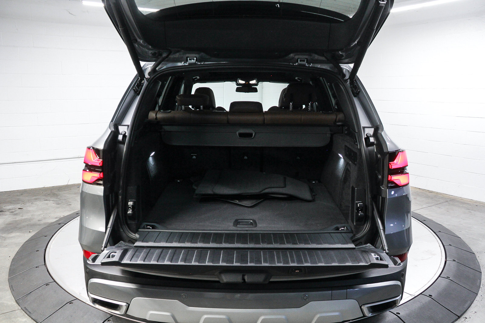 Used 2025 BMW X5 sDrive40i w/ Parking Assistance Package RWD image 26