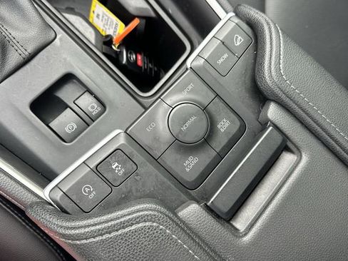 Used 2024 Toyota Grand Highlander AWD image 23