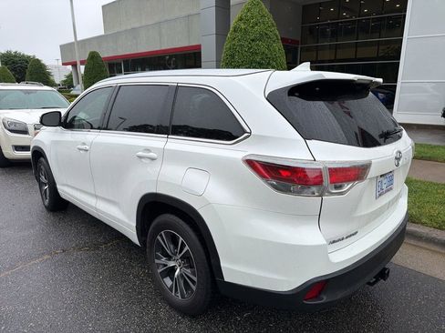Used 2016 Toyota Highlander XLE FWD image 9
