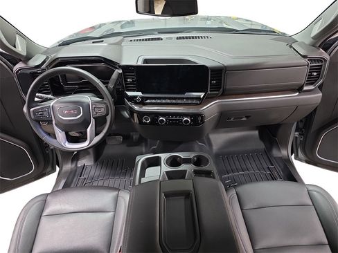 Used 2024 GMC Sierra 1500 SLT image 9