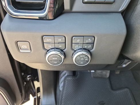 Used 2025 GMC Sierra 2500 Denali Ultimate image 33
