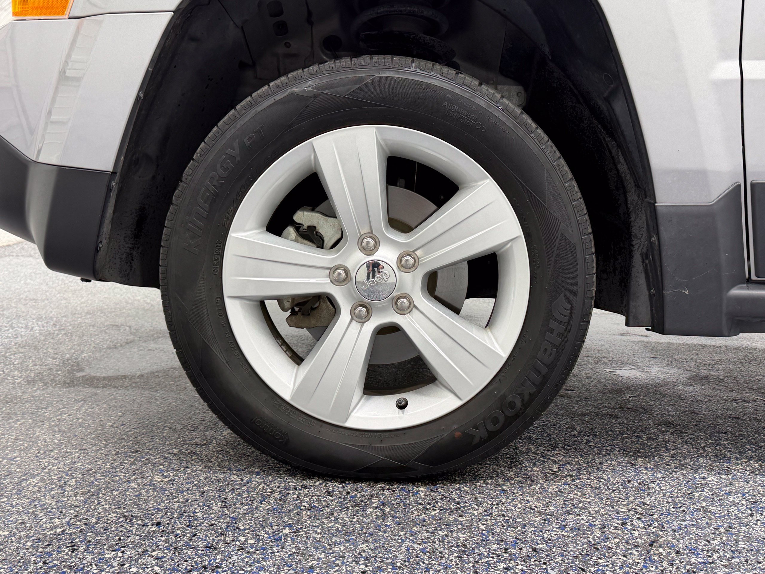 Used 2015 Jeep Patriot Latitude FWD image 11