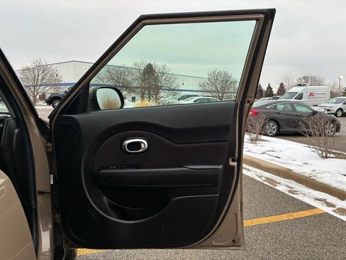 Used 2015 Kia Soul FWD image 20