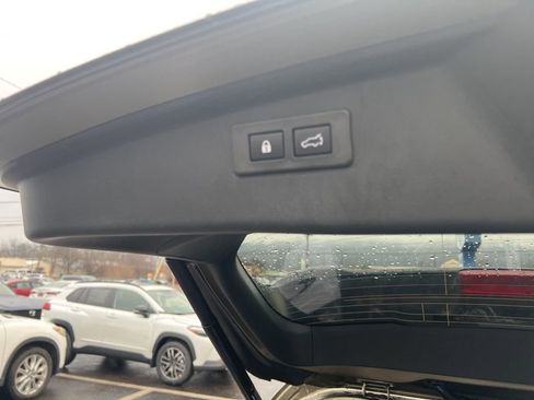 Certified 2025 Subaru Outback Premium image 9