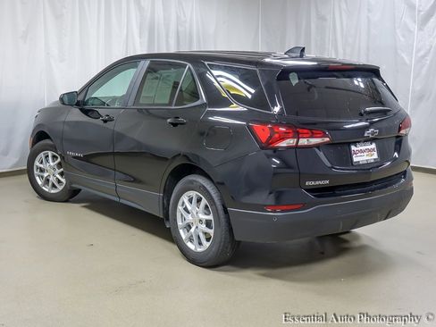 Used 2024 Chevrolet Equinox LS w/ LS Convenience Package image 8