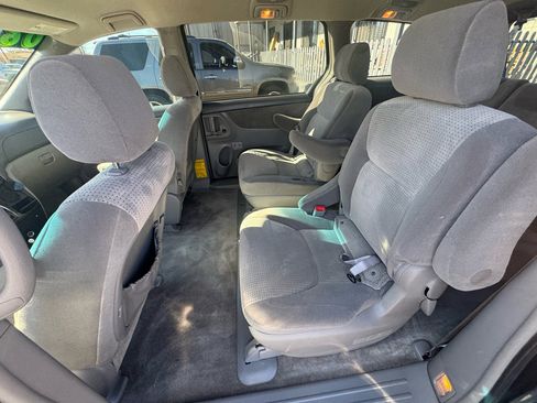 Used 2006 Toyota Sienna CE image 16