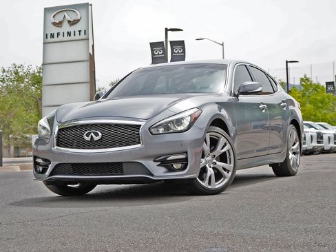 Used 2017 INFINITI Q70 3.7 w/ Technology Package AWD/4WD image 1