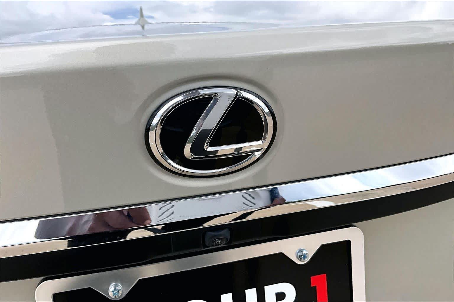 Used 2025 Lexus ES 350 w/ Premium Package FWD image 31