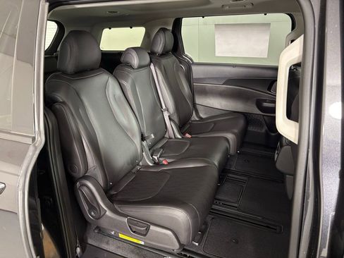 New 2026 Kia Carnival SX w/ SX Dark Edition Package FWD image 50
