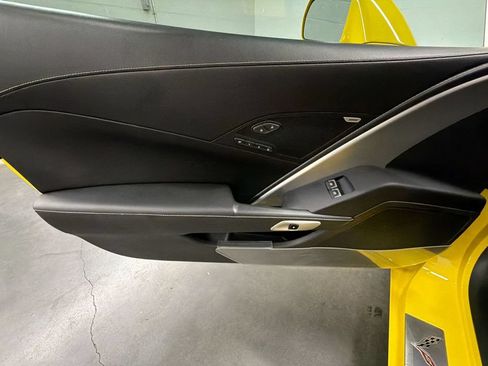 Used 2017 Chevrolet Corvette Stingray Convertible RWD image 21