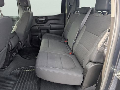 Used 2021 Chevrolet Silverado 1500 LT image 32