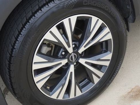 Used 2023 Nissan Rogue SV FWD image 11