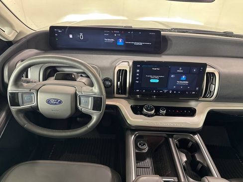 Used 2025 Ford Expedition Active AWD/4WD image 21