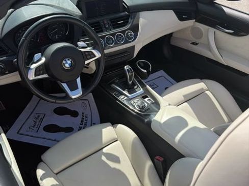 Used 2011 BMW Z4 sDrive35i RWD image 12