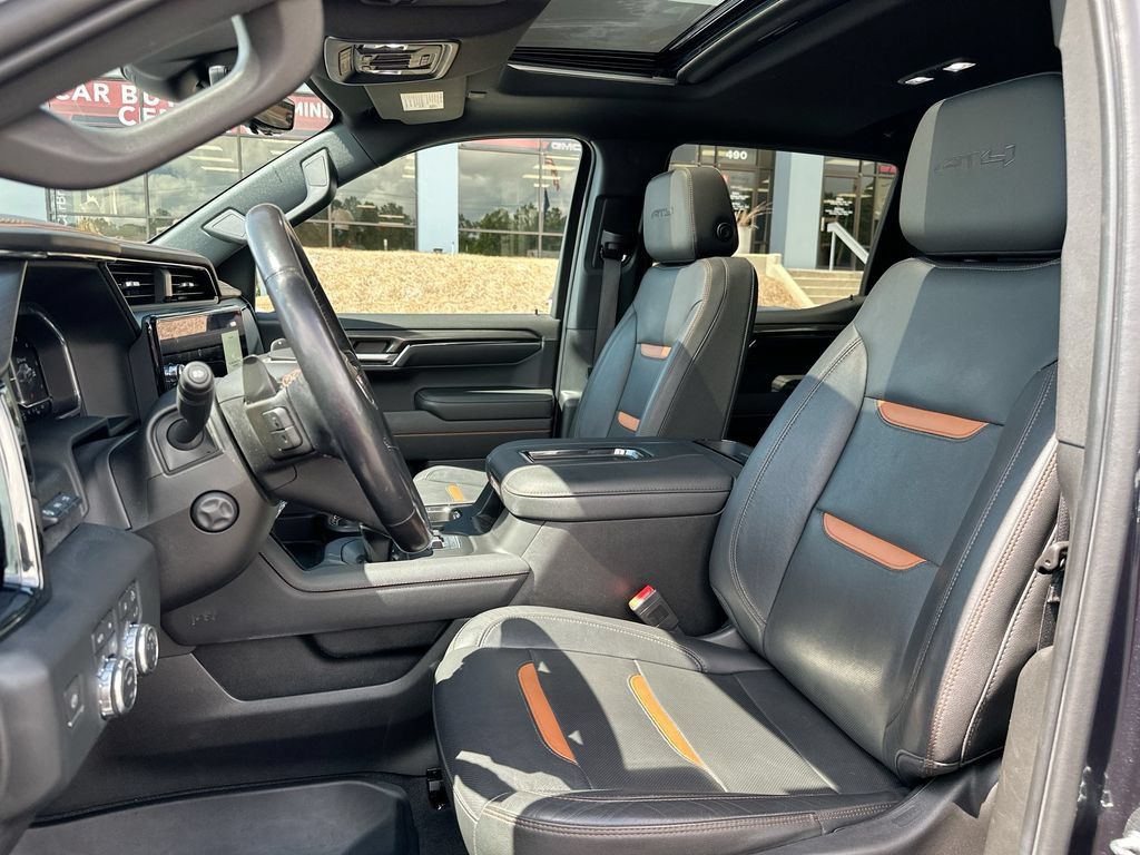 Used 2022 GMC Sierra 1500 AT4 w/ AT4 Premium Package AWD/4WD image 8