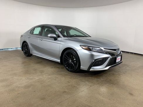 Used 2024 Toyota Camry XSE image 5