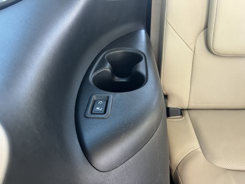 Used 2018 Nissan Armada SL w/ Premium Package image 38