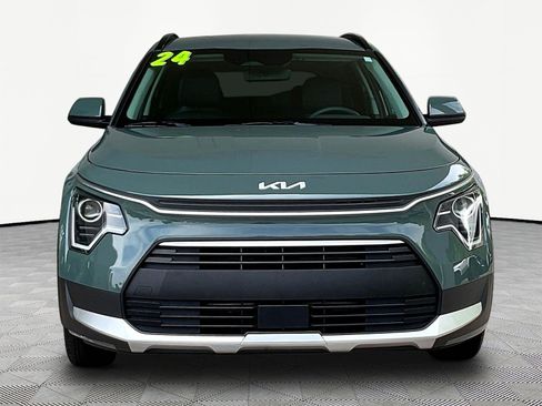 Used 2024 Kia Niro EX FWD image 2
