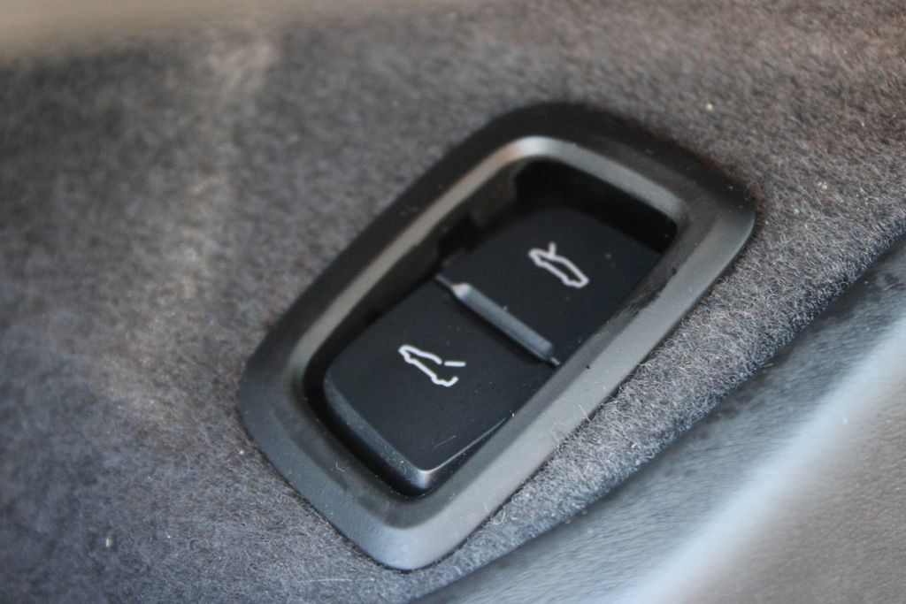 Used 2023 Chevrolet Corvette Stingray Premium Cpe w/ Z51 Performance Package RWD image 46