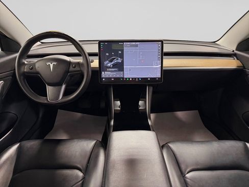 Used 2020 Tesla Model 3 Standard Range RWD image 14