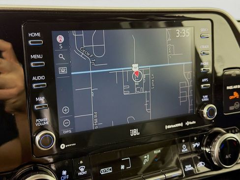 Used 2022 Toyota Highlander Limited AWD/4WD image 17