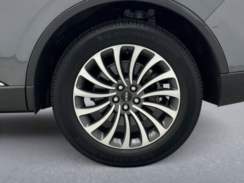 Used 2022 Lincoln Aviator AWD w/ Premium Package image 11