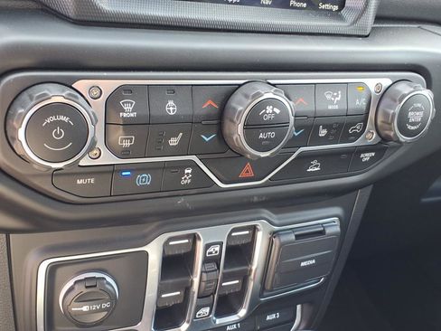 New 2023 Jeep Wrangler Sahara w/ Cold Weather Group AWD/4WD image 7