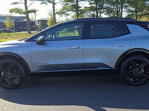 New 2026 Chevrolet Equinox EV RS image 9