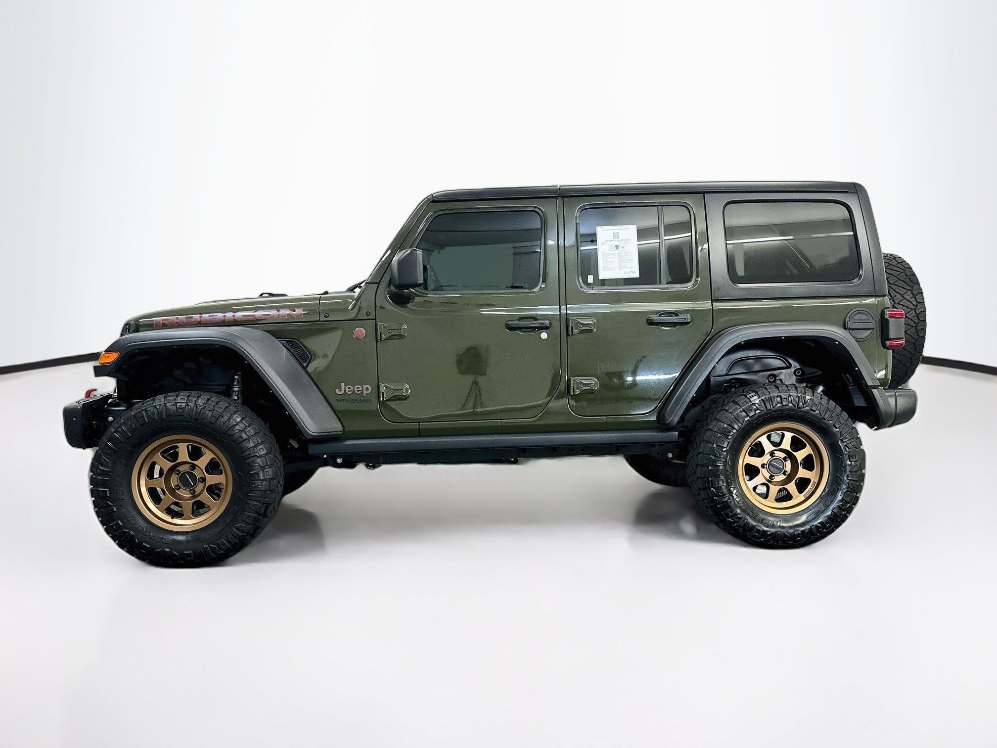 Used 2021 Jeep Wrangler Unlimited Rubicon w/ LED Lighting Group AWD/4WD image 4