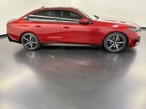 Used 2025 BMW 540i xDrive w/ M Sport Package AWD/4WD image 8