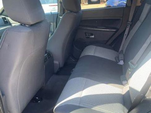 Used 2010 Jeep Grand Cherokee Laredo AWD/4WD image 8