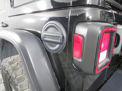 Used 2021 Jeep Wrangler Unlimited Rubicon image 30