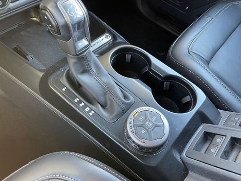 Used 2025 Ford Bronco Outer Banks image 24