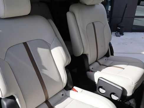 Used 2024 MAZDA CX-90 3.3 Turbo w/ Premium Plus Pkg image 16