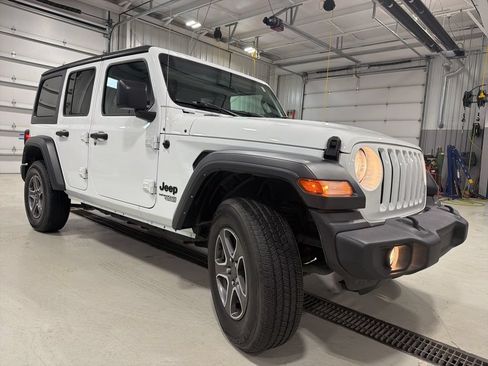 Used 2021 Jeep Wrangler Unlimited Sport w/ Technology Group AWD/4WD image 12